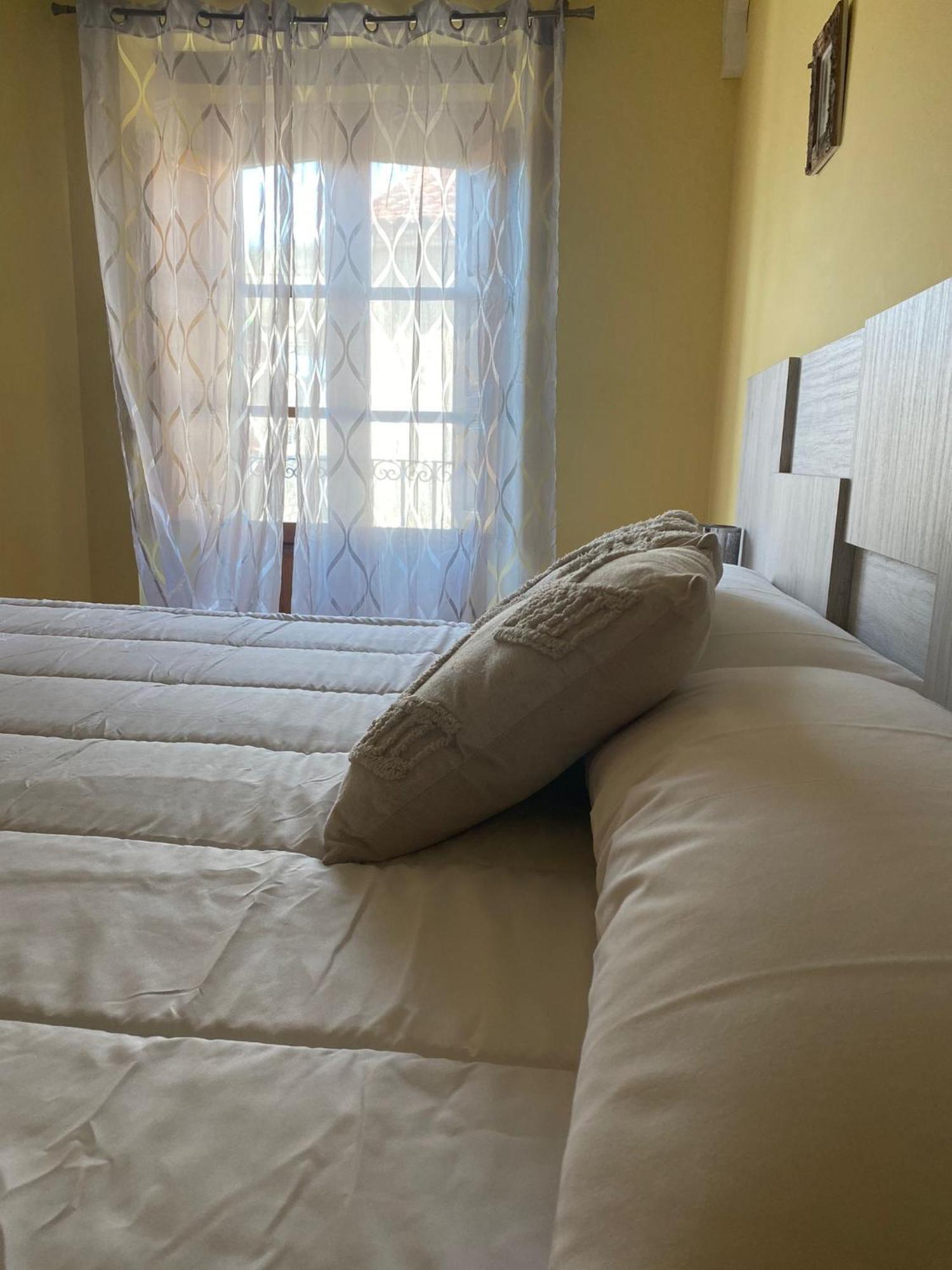 Hotel Restaurante Agapio De Tresnino 킨타니야 데 오네시모 외부 사진
