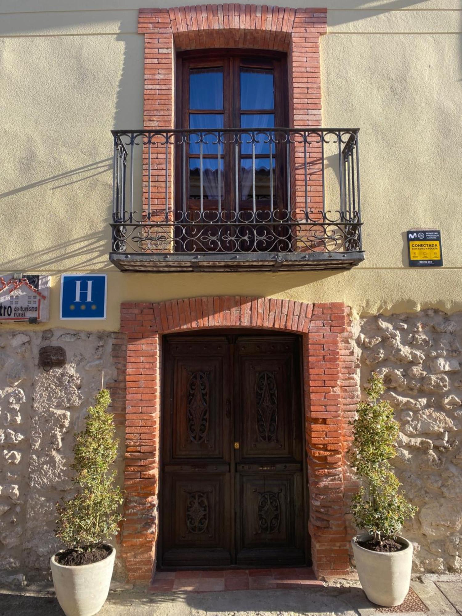 Hotel Restaurante Agapio De Tresnino 킨타니야 데 오네시모 외부 사진