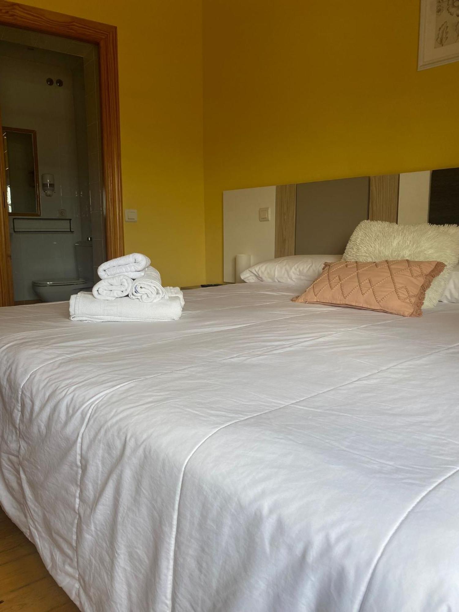 Hotel Restaurante Agapio De Tresnino 킨타니야 데 오네시모 외부 사진