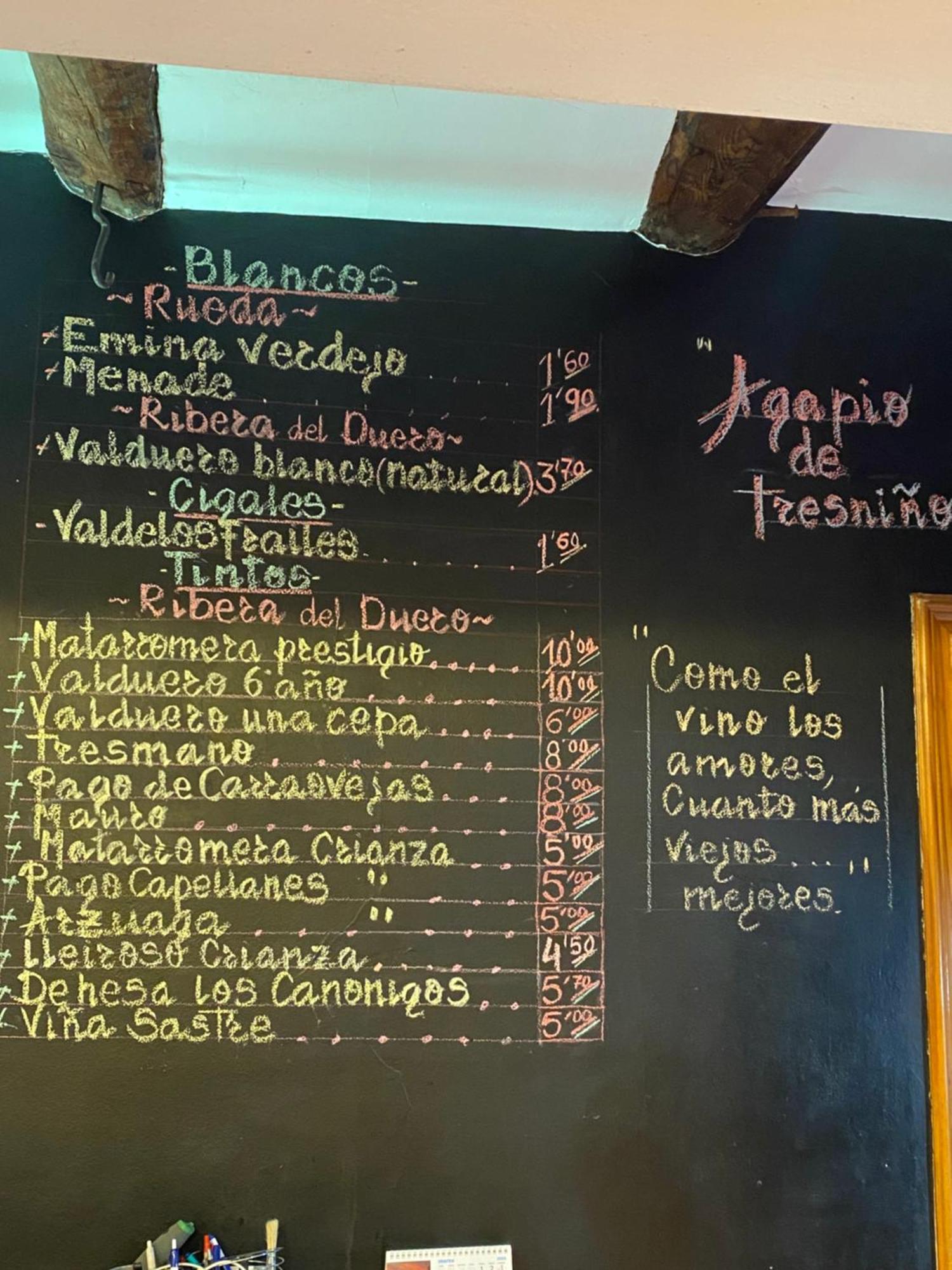 Hotel Restaurante Agapio De Tresnino 킨타니야 데 오네시모 외부 사진
