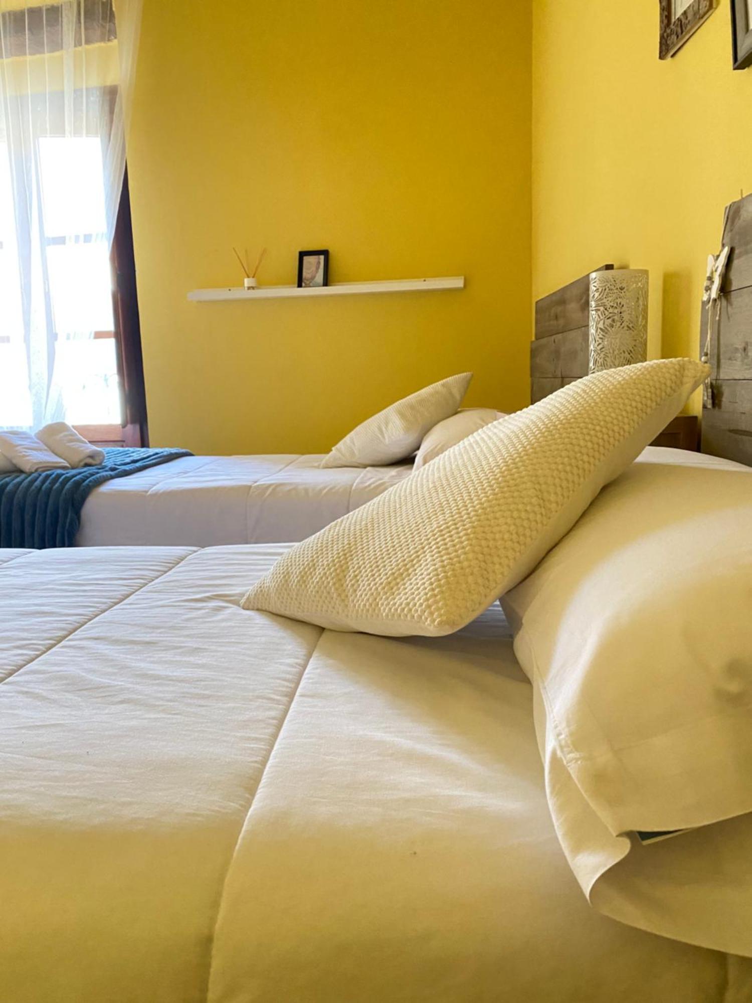 Hotel Restaurante Agapio De Tresnino 킨타니야 데 오네시모 외부 사진