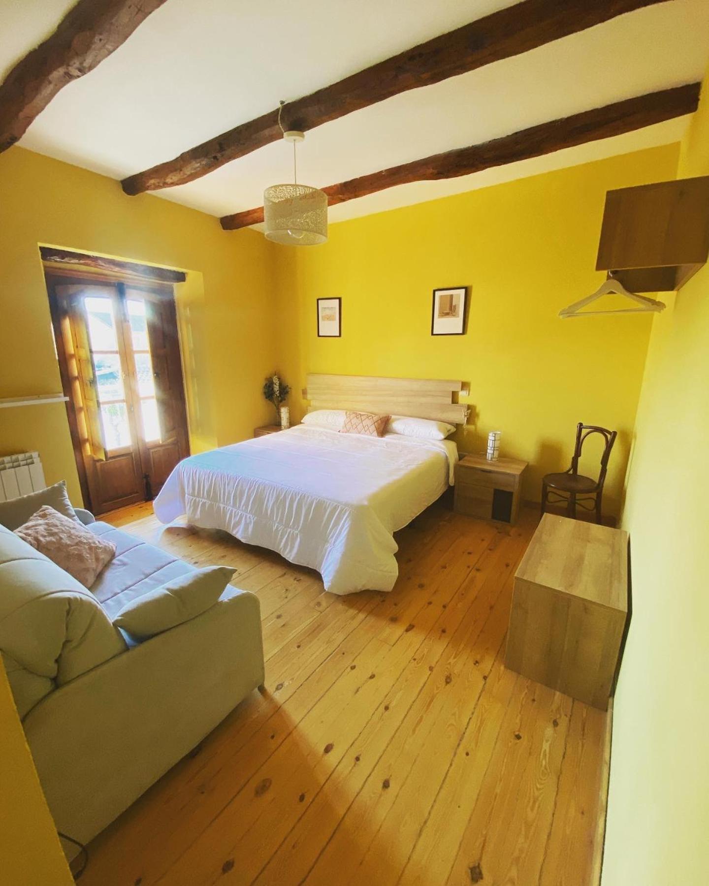 Hotel Restaurante Agapio De Tresnino 킨타니야 데 오네시모 외부 사진