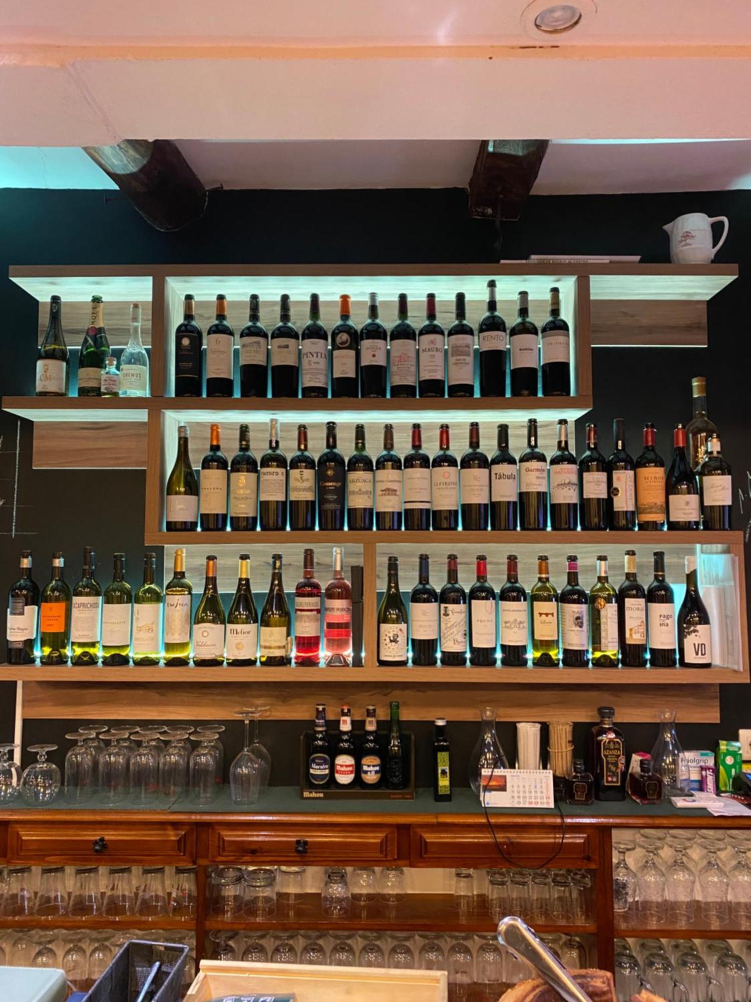 Hotel Restaurante Agapio De Tresnino 킨타니야 데 오네시모 외부 사진